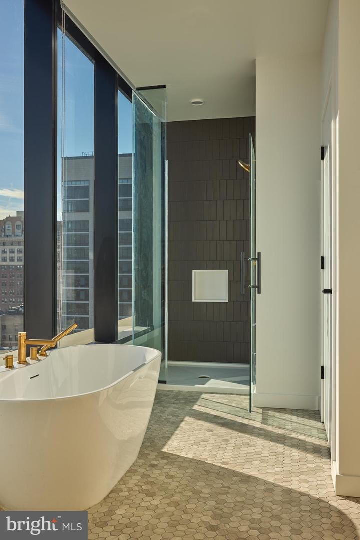 1134 Sansom St #2b-1820 Property Photo 21