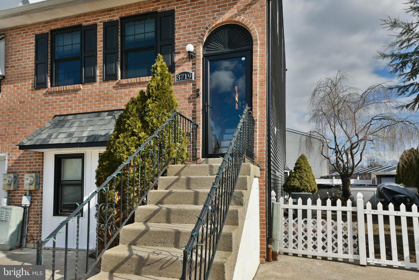 3719 Daner Ln Property Photo 4