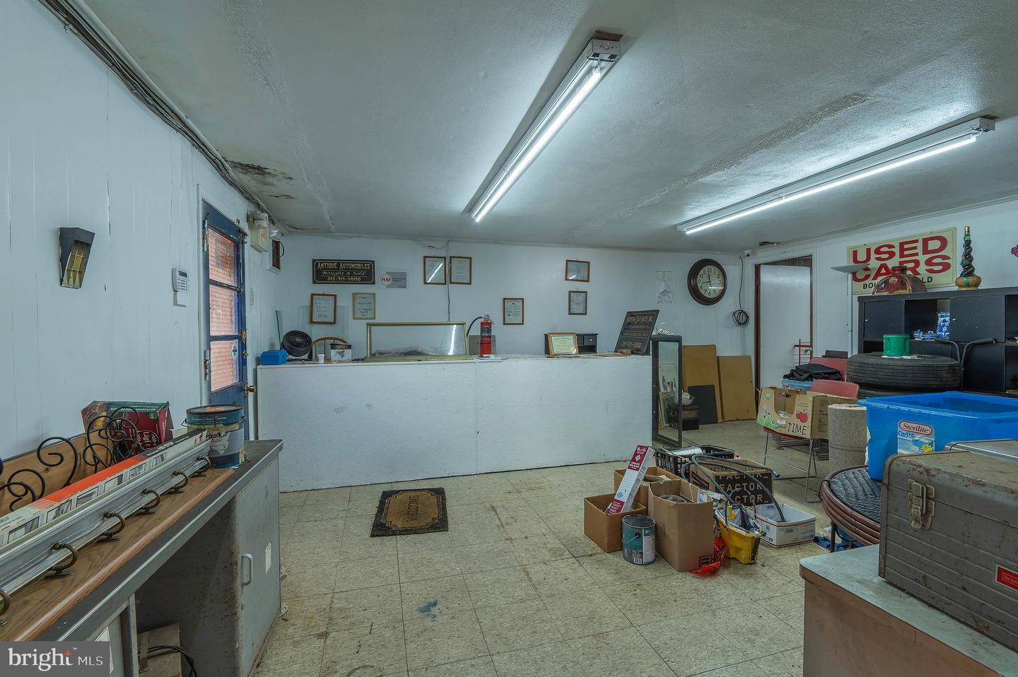 230 Leverington Ave Property Photo 14