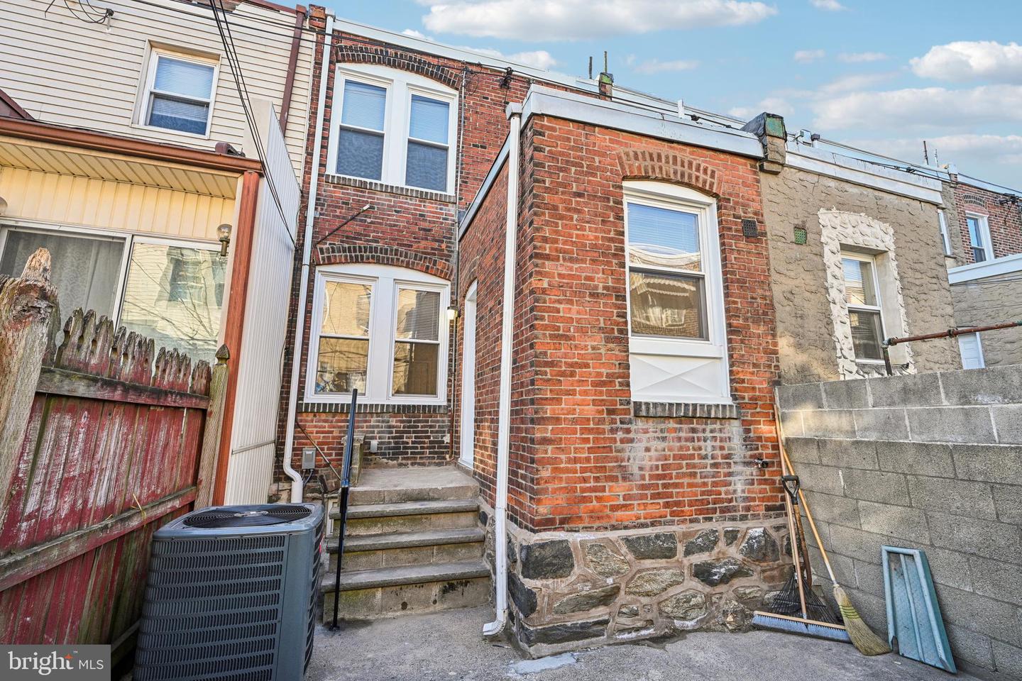 1627 S Newkirk St Property Photo 4