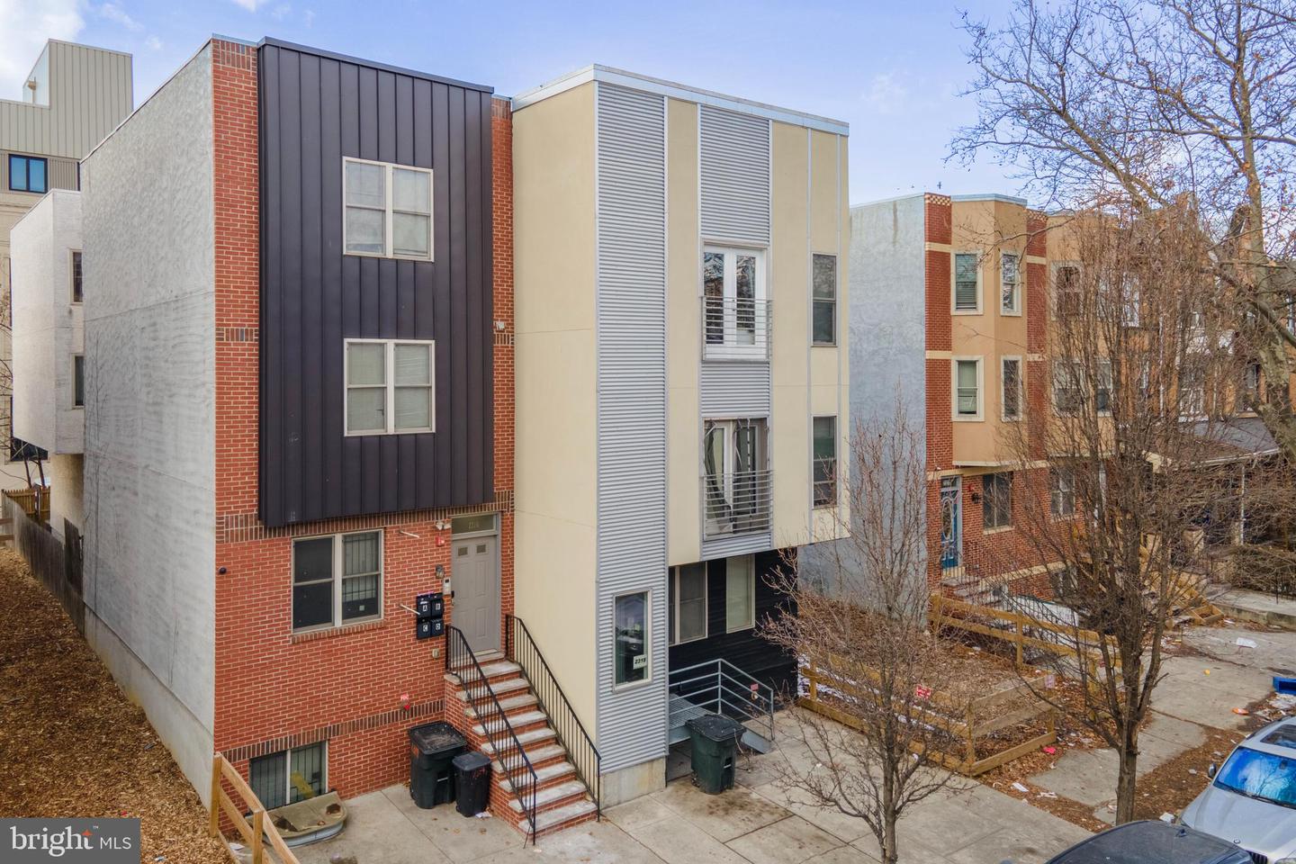 2318 N Park Ave Property Photo 4