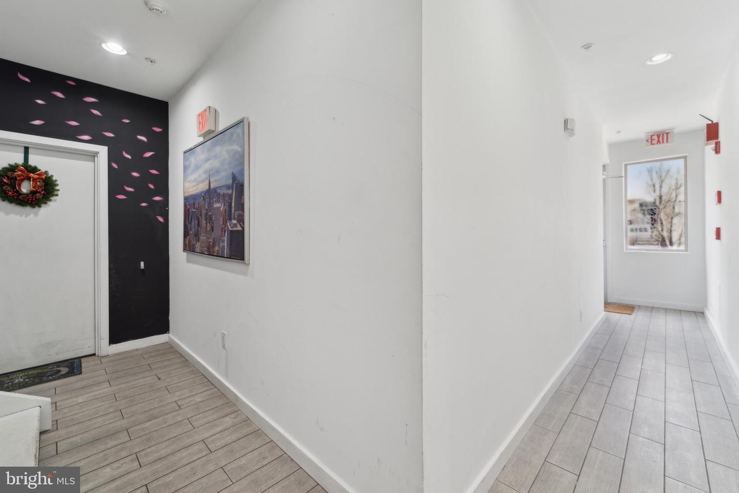 2318 N Park Ave Property Photo 17
