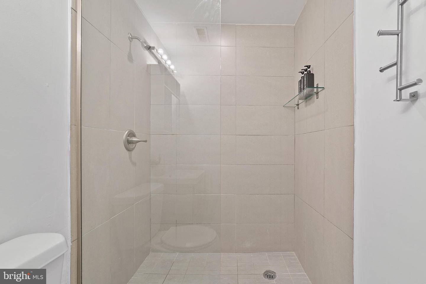 2318 N Park Ave Property Photo 29
