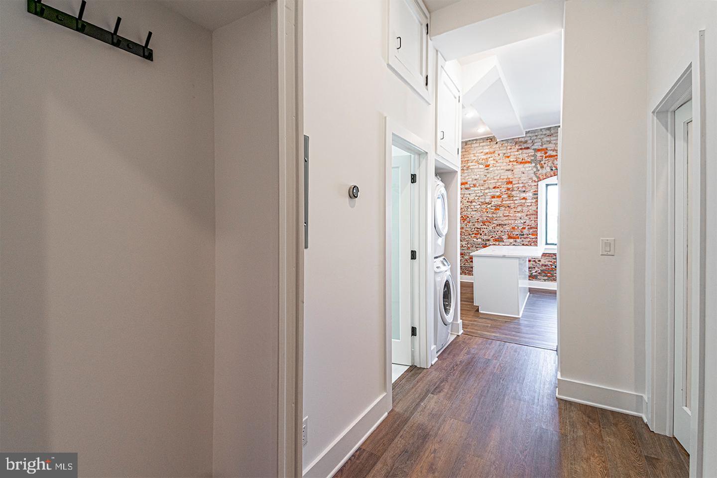 1211 Bainbridge St #unit 4b Property Photo 4