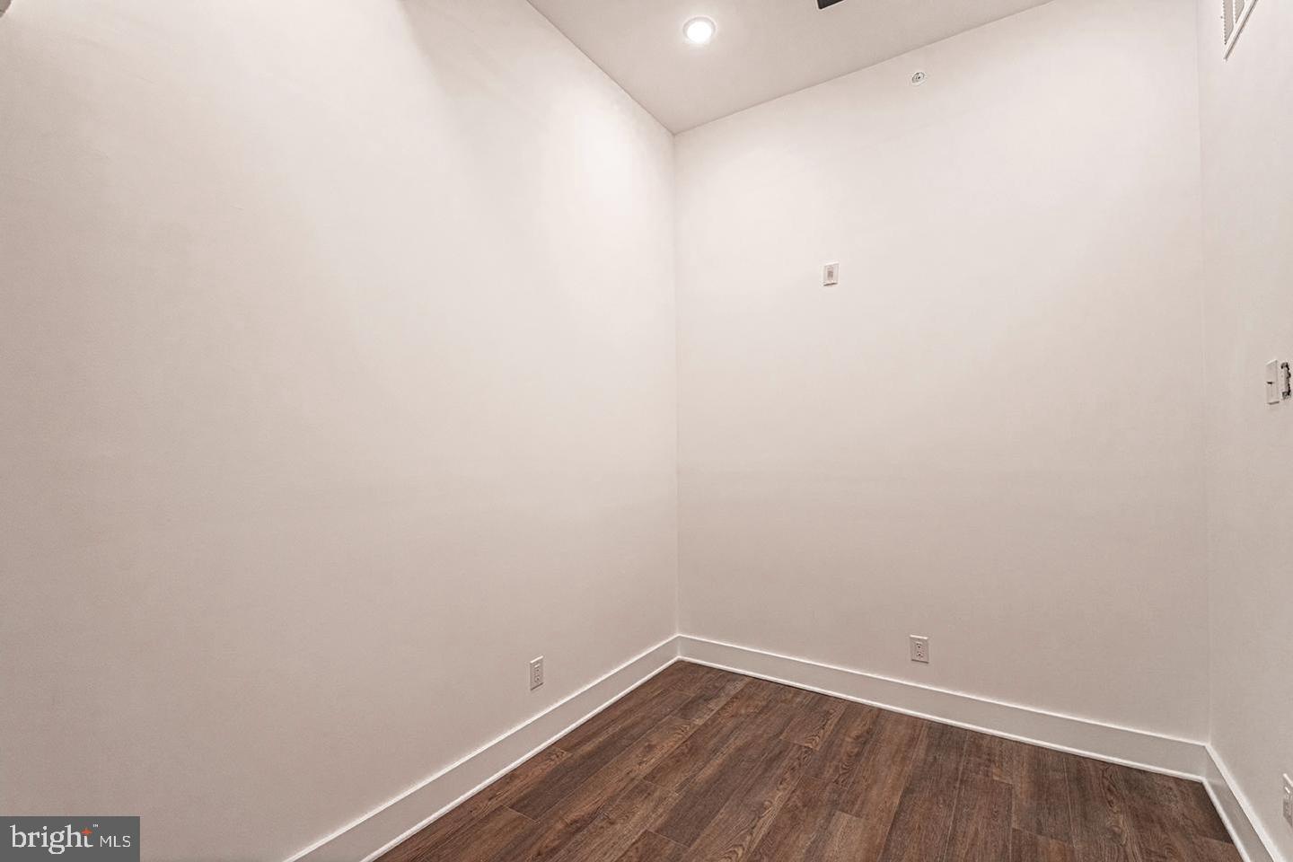 1211 Bainbridge St #unit 4b Property Photo 7