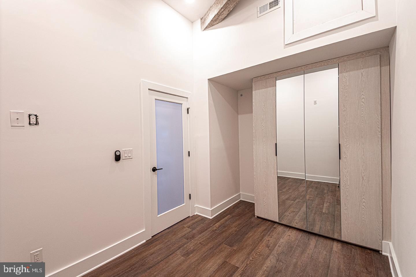 1211 Bainbridge St #unit 4b Property Photo 8