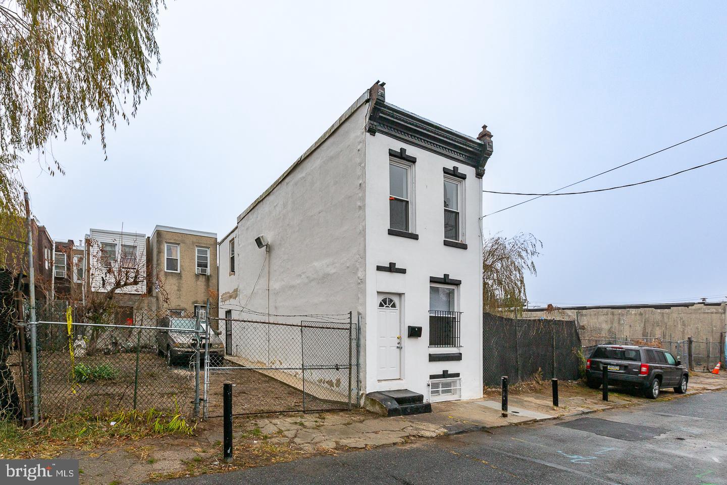 2735 N Waterloo St Property Photo 2