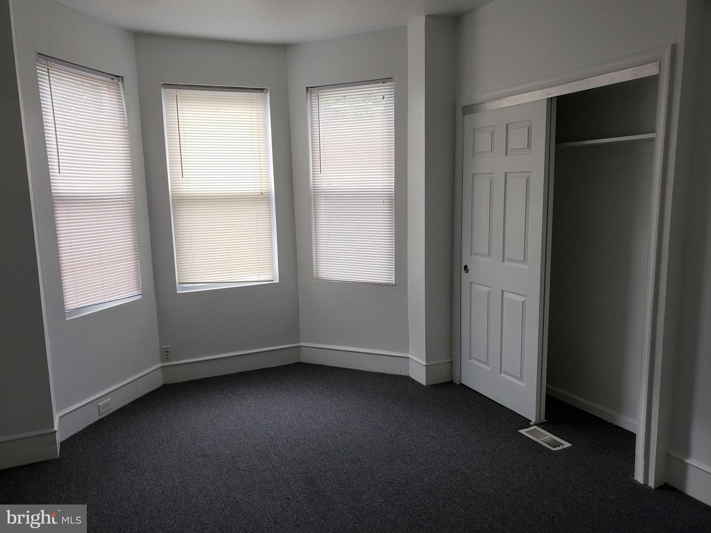 94 E Ashmead St Property Photo