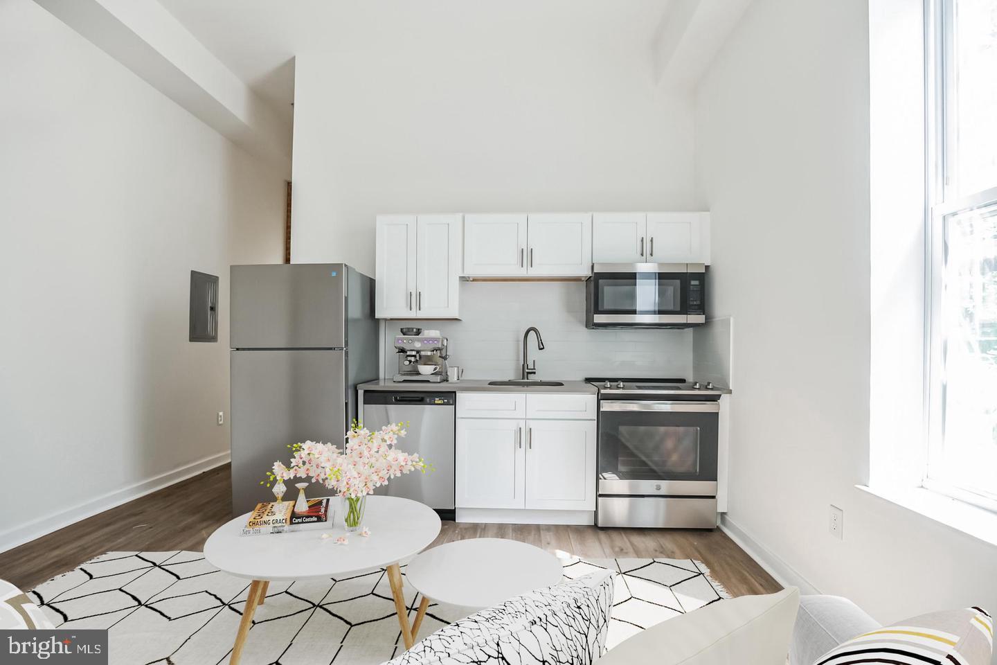 407 S 42nd St #2r Property Photo