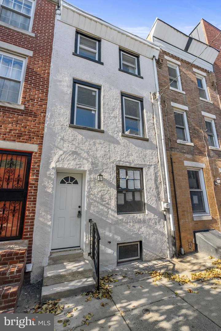 1018 S RANDOLPH ST Property Photo 1