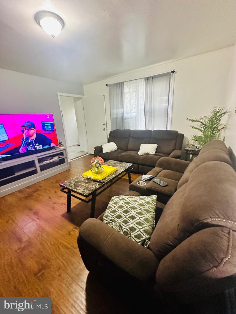6528 Bradford Ter Property Photo