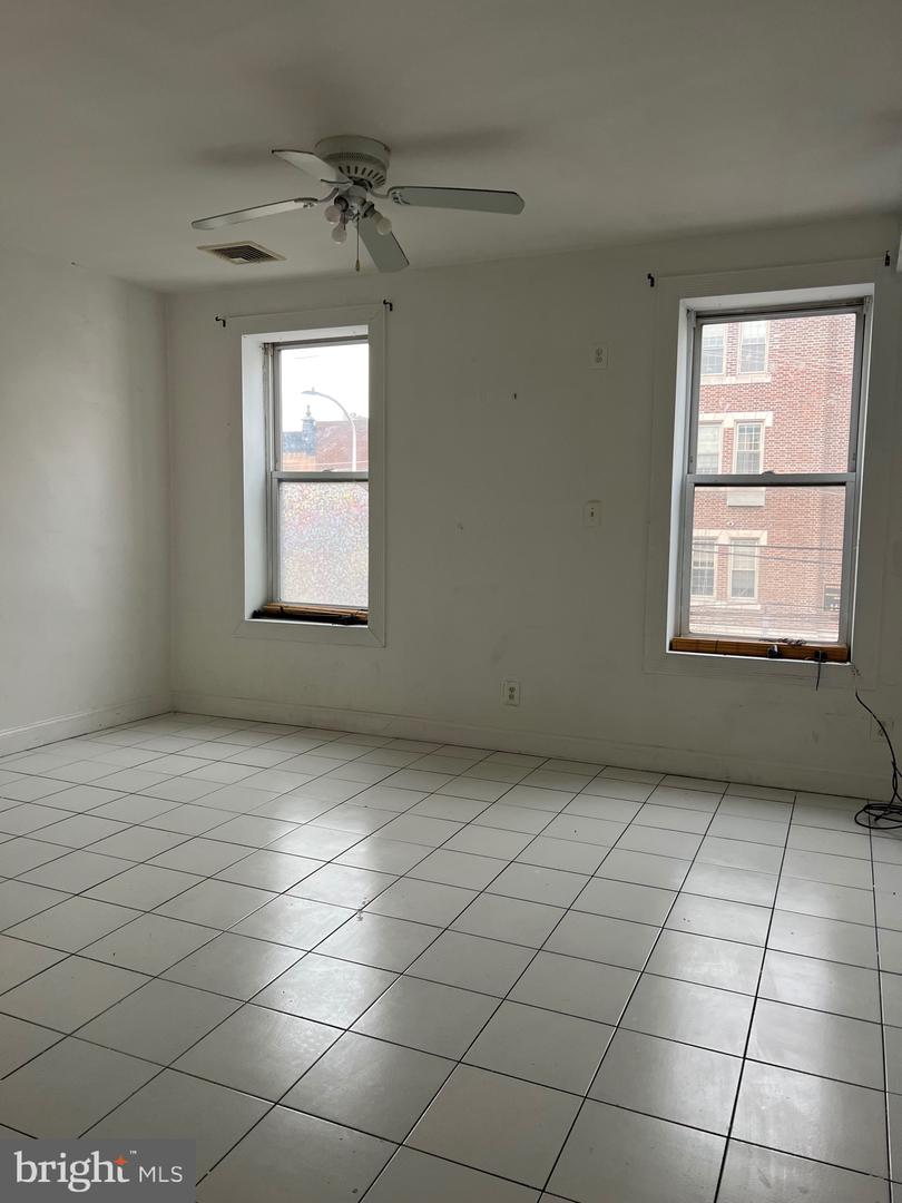 1424 Snyder Ave Property Photo 7