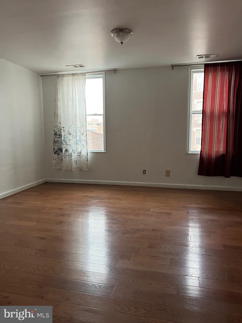 1424 Snyder Ave Property Photo 10