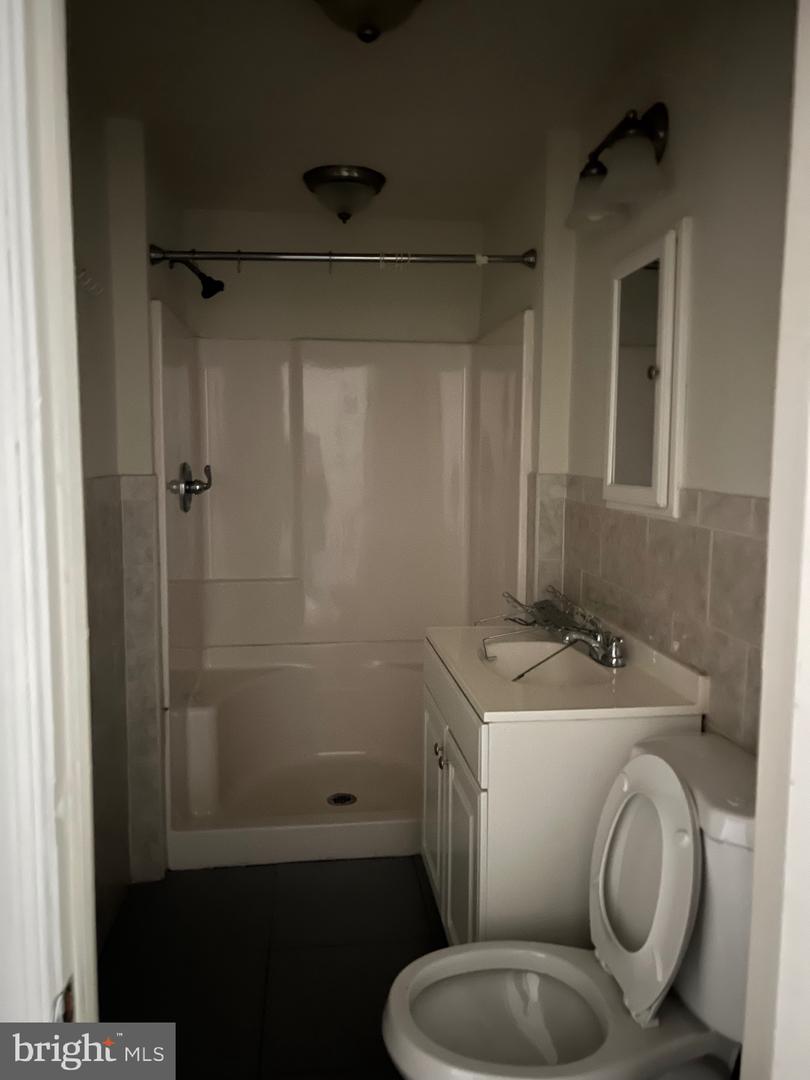 1424 Snyder Ave Property Photo 12