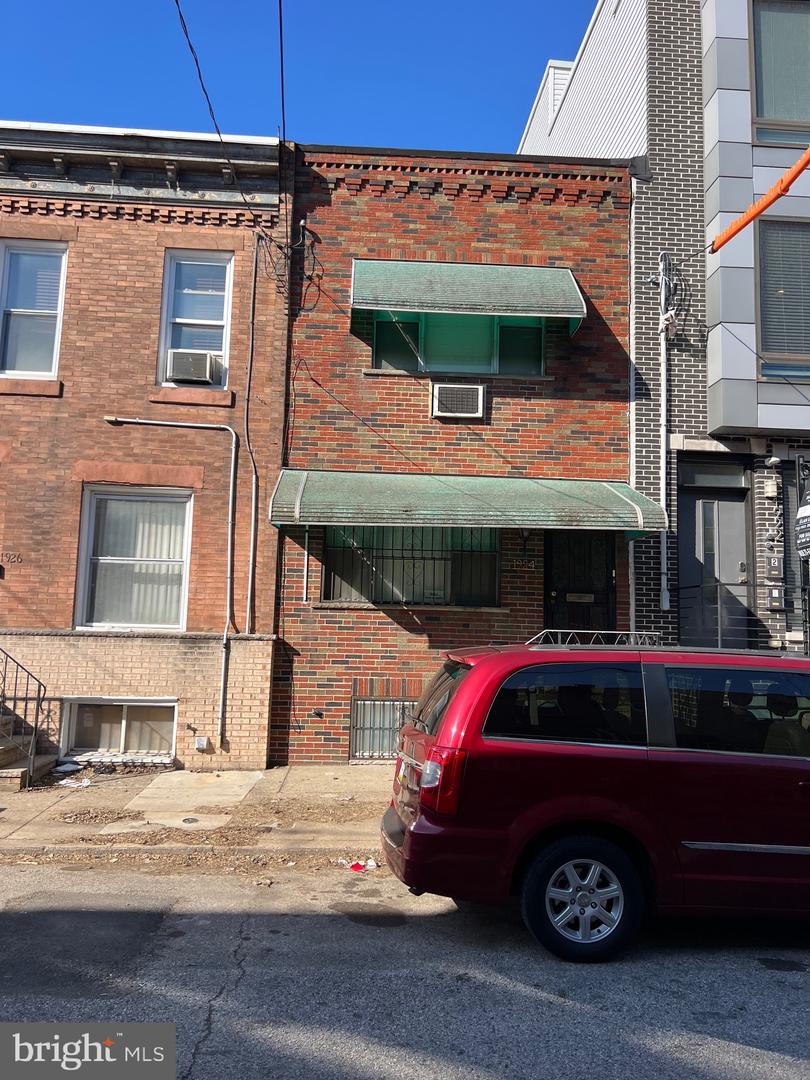 1924 S Lambert St Property Photo 1