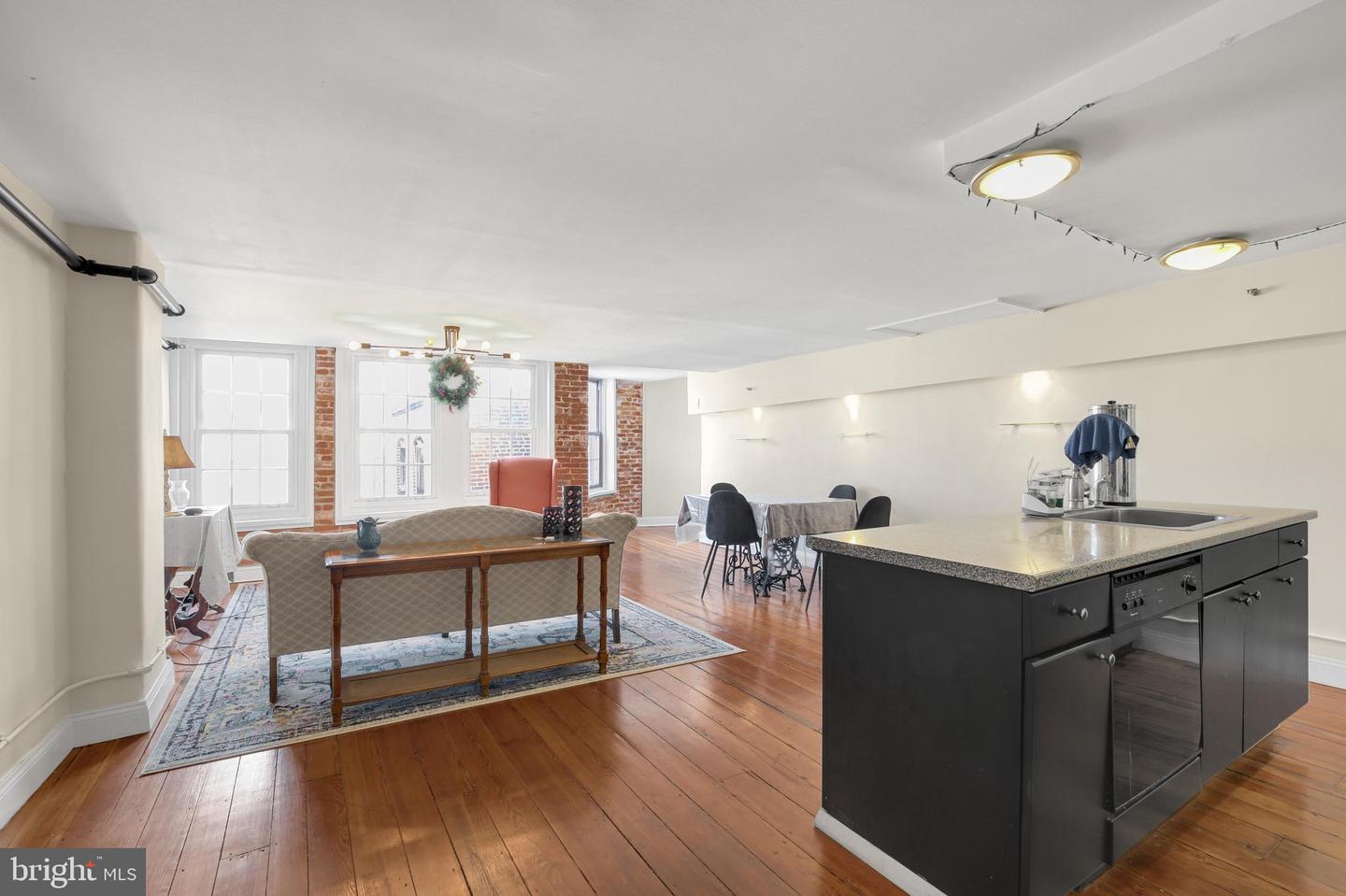 36 S Strawberry St #53 Property Photo