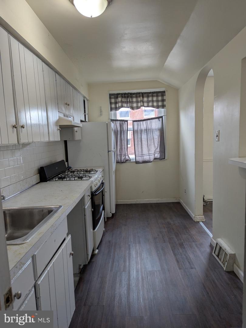 6354 Revere St Property Photo 6