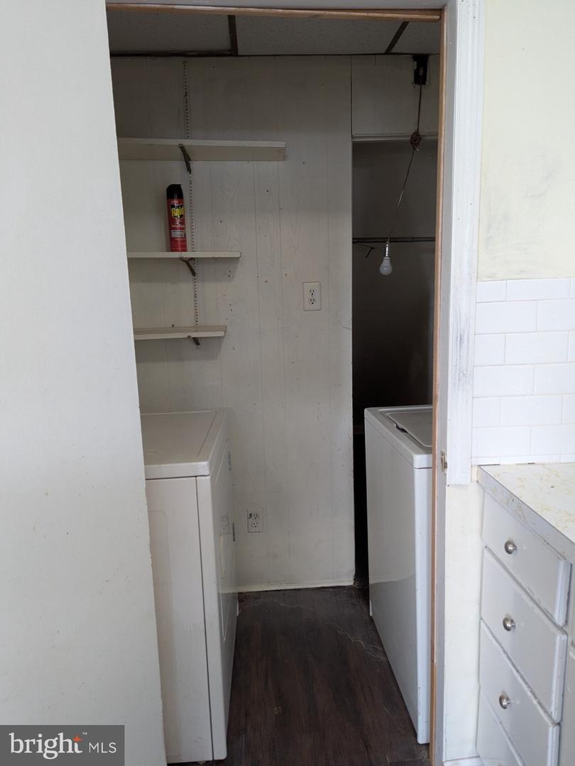 6354 Revere St Property Photo 7