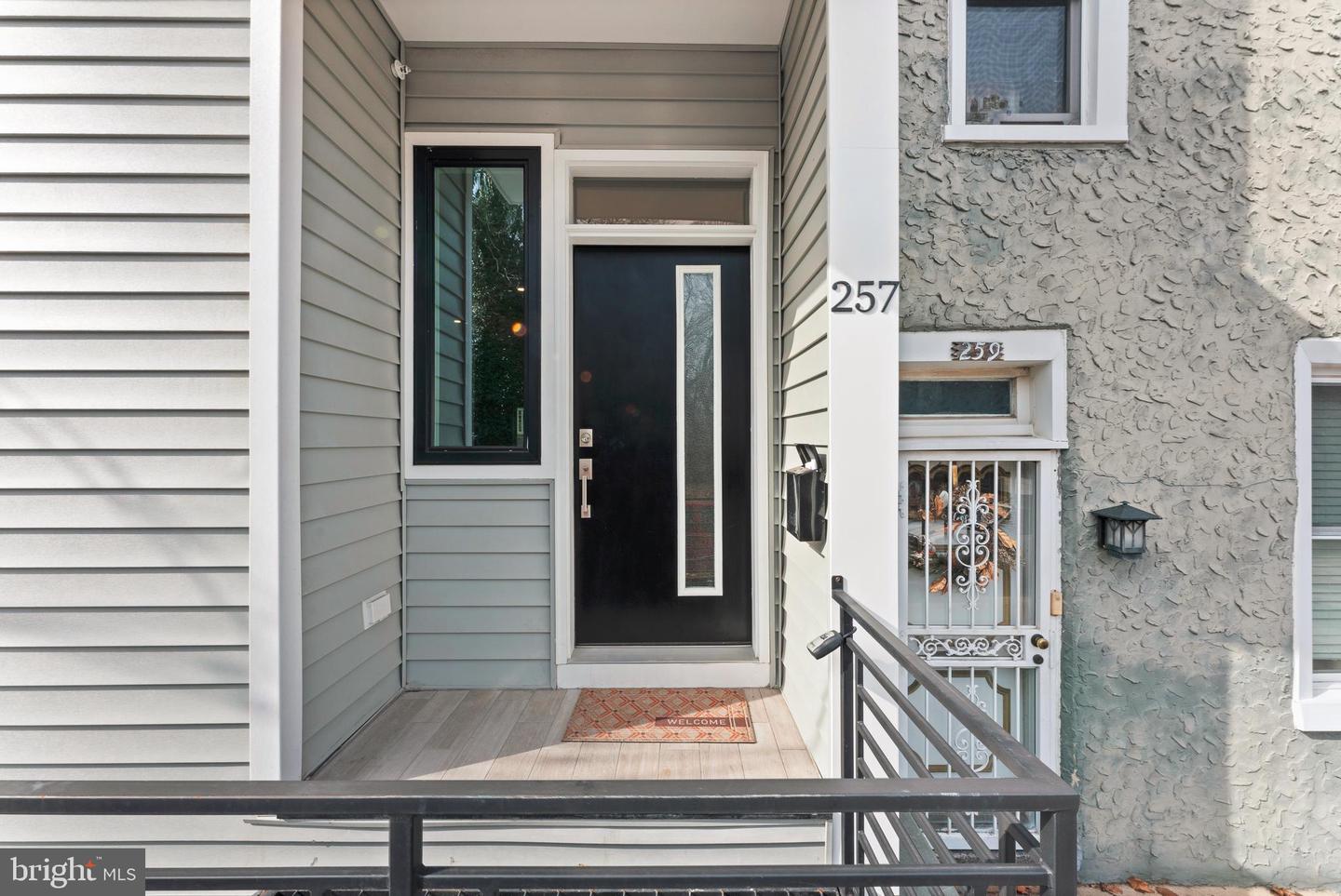 257 E Sharpnack St Property Photo