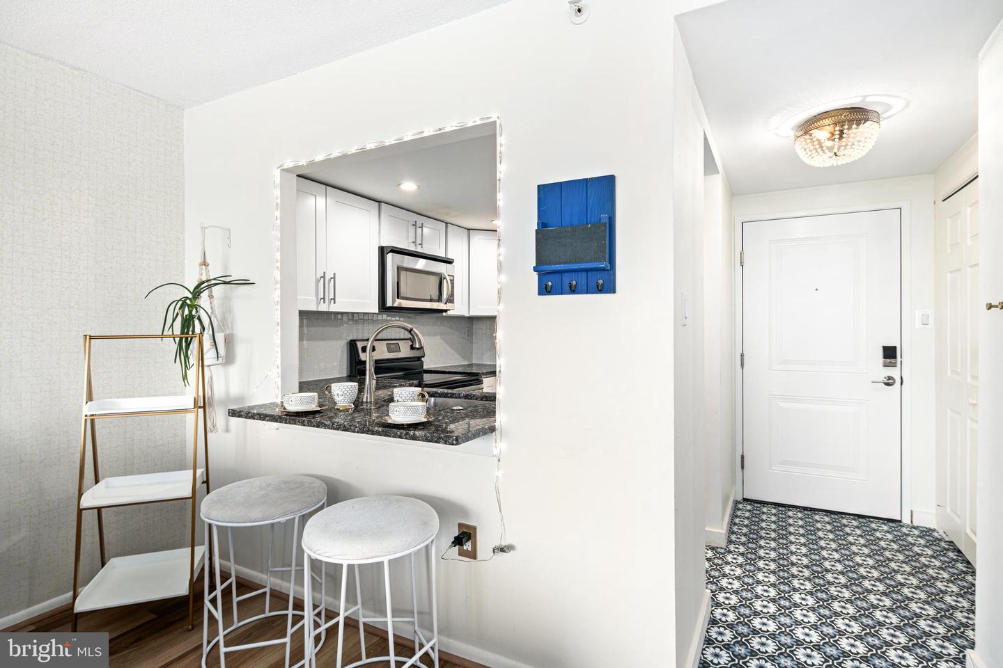 2001 Hamilton St #2027 Property Photo 6