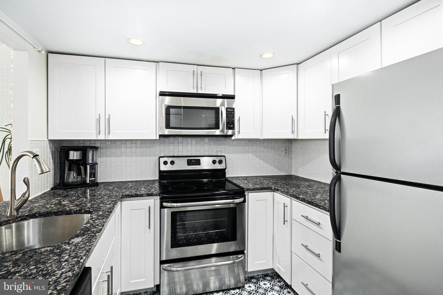 2001 Hamilton St #2027 Property Photo 7