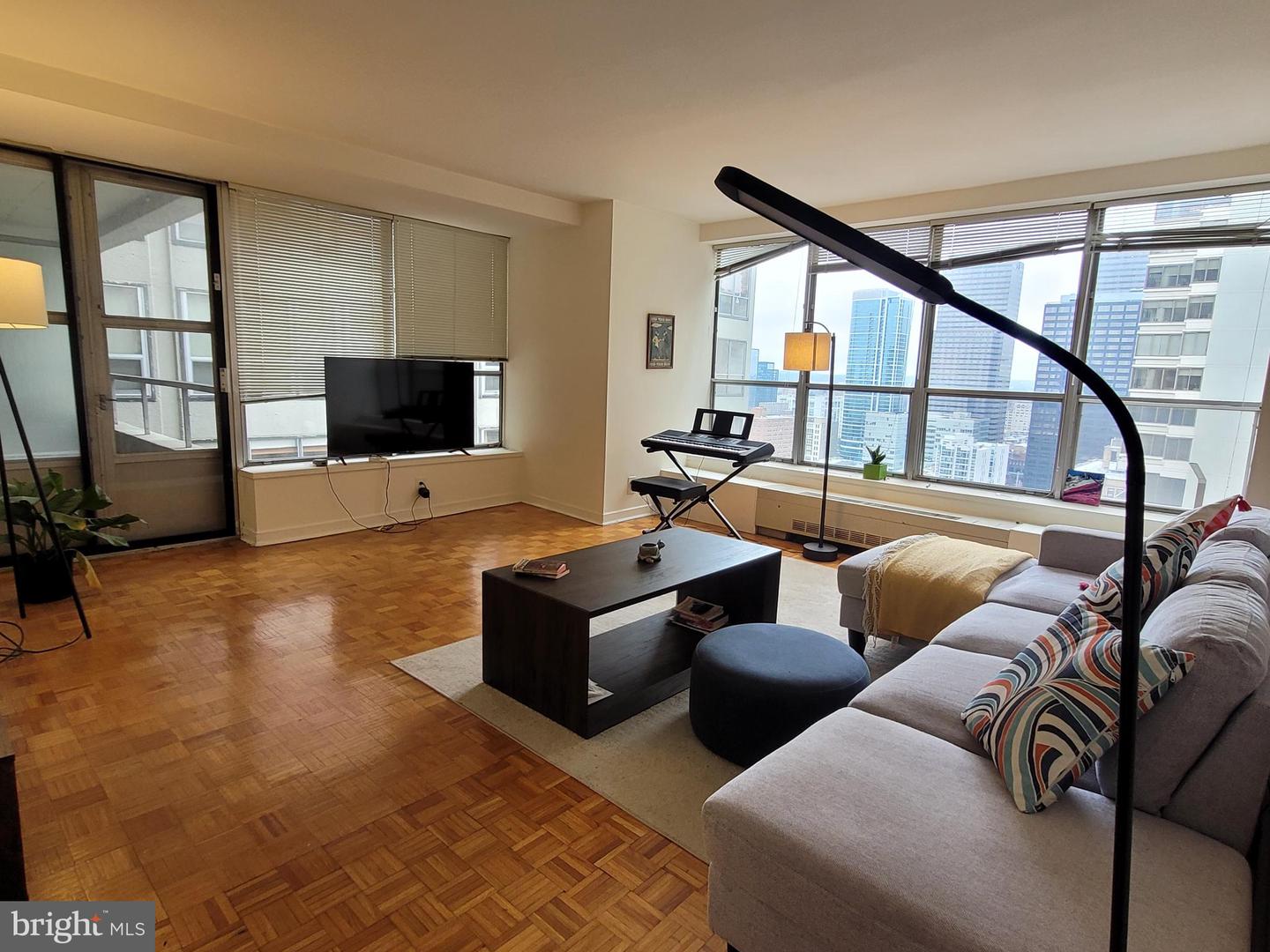 224-30 W Rittenhouse Sq #2701 Property Photo 1
