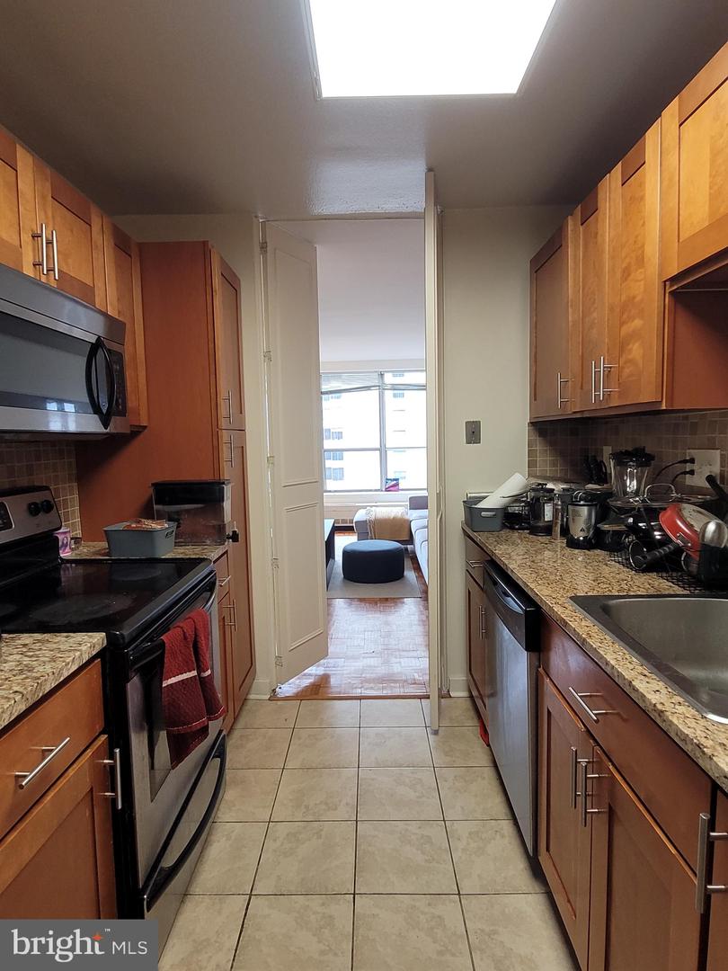 224-30 W Rittenhouse Sq #2701 Property Photo 5