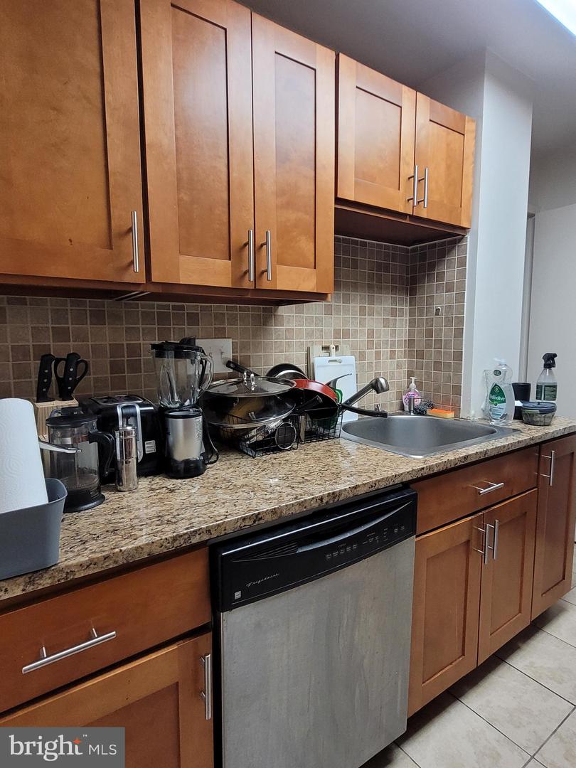 224-30 W Rittenhouse Sq #2701 Property Photo 6