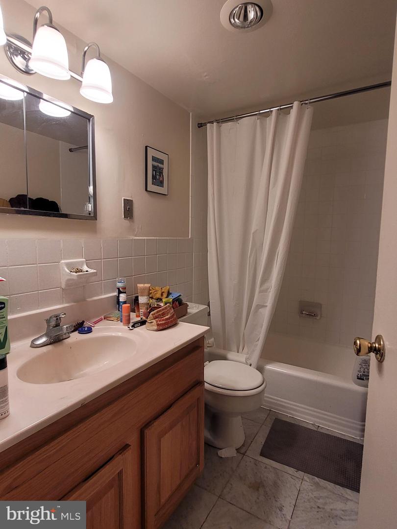 224-30 W Rittenhouse Sq #2701 Property Photo 10