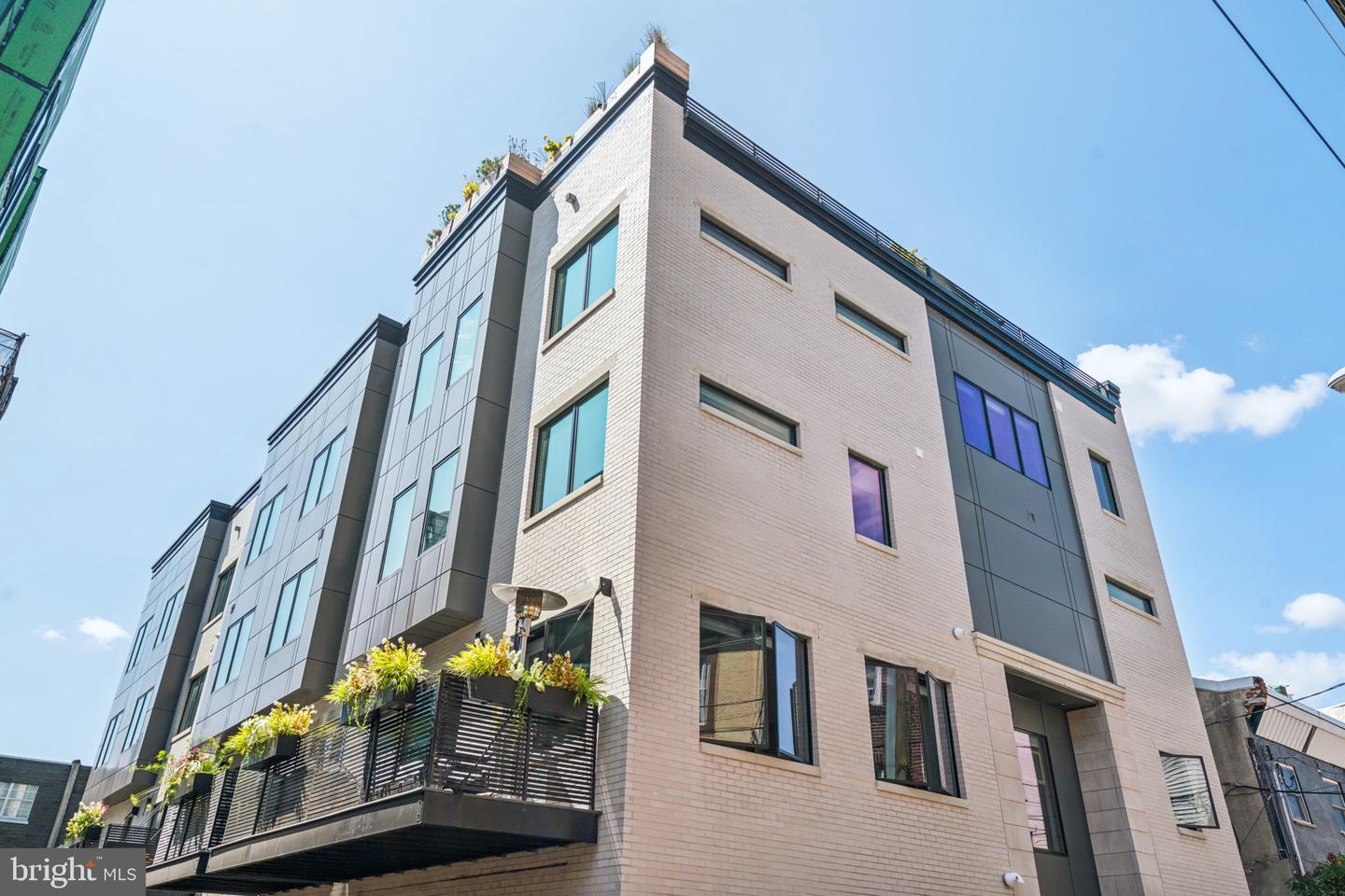 706 Latona St #e Property Photo