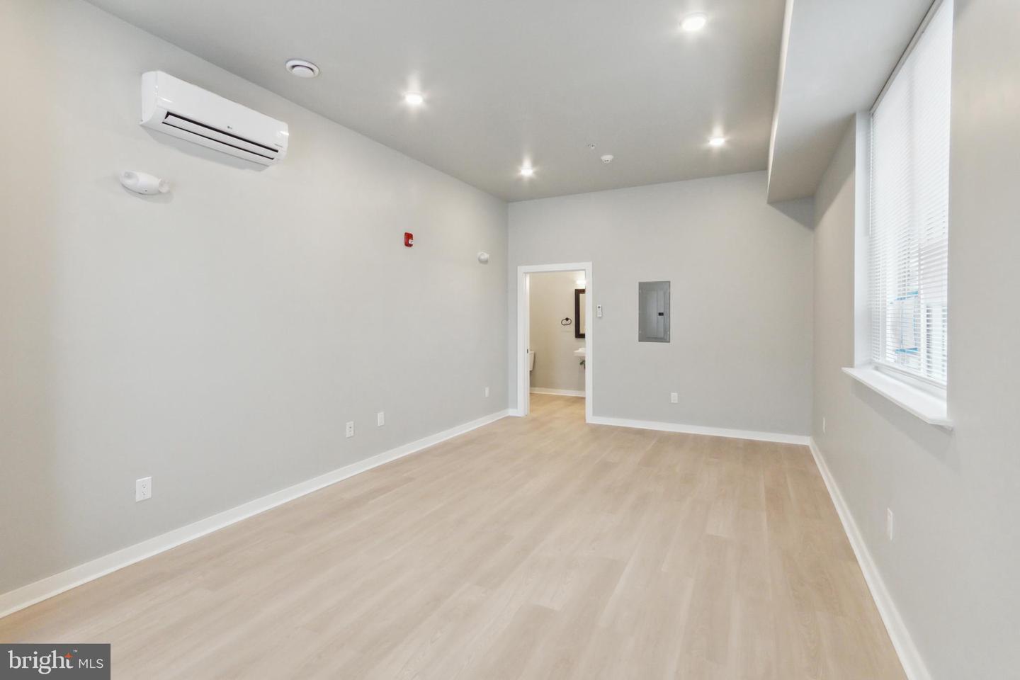 316 S 52nd St Property Photo 4