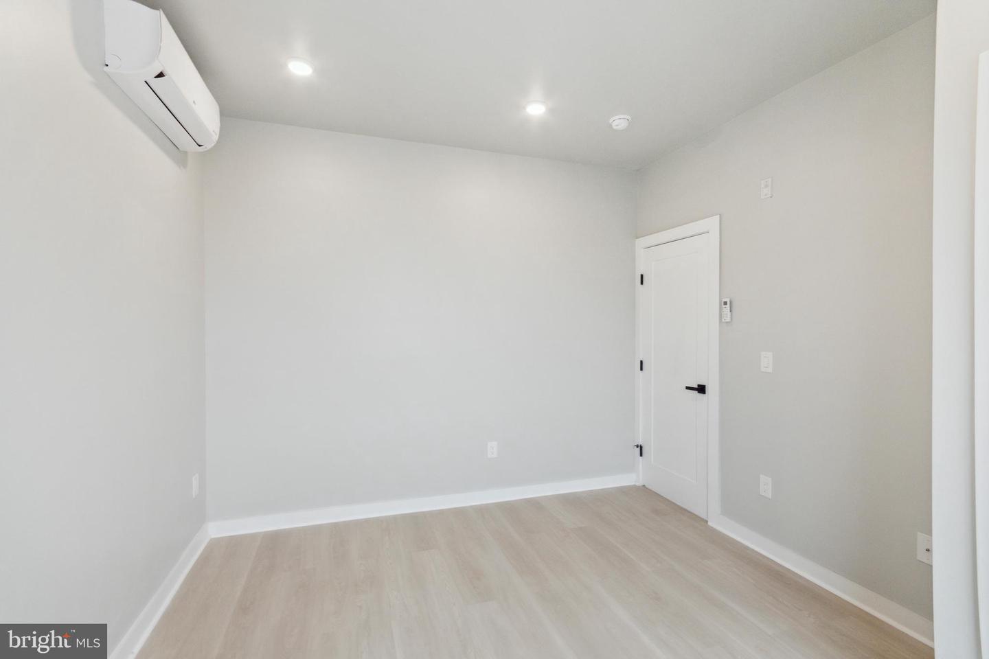 316 S 52nd St Property Photo 28