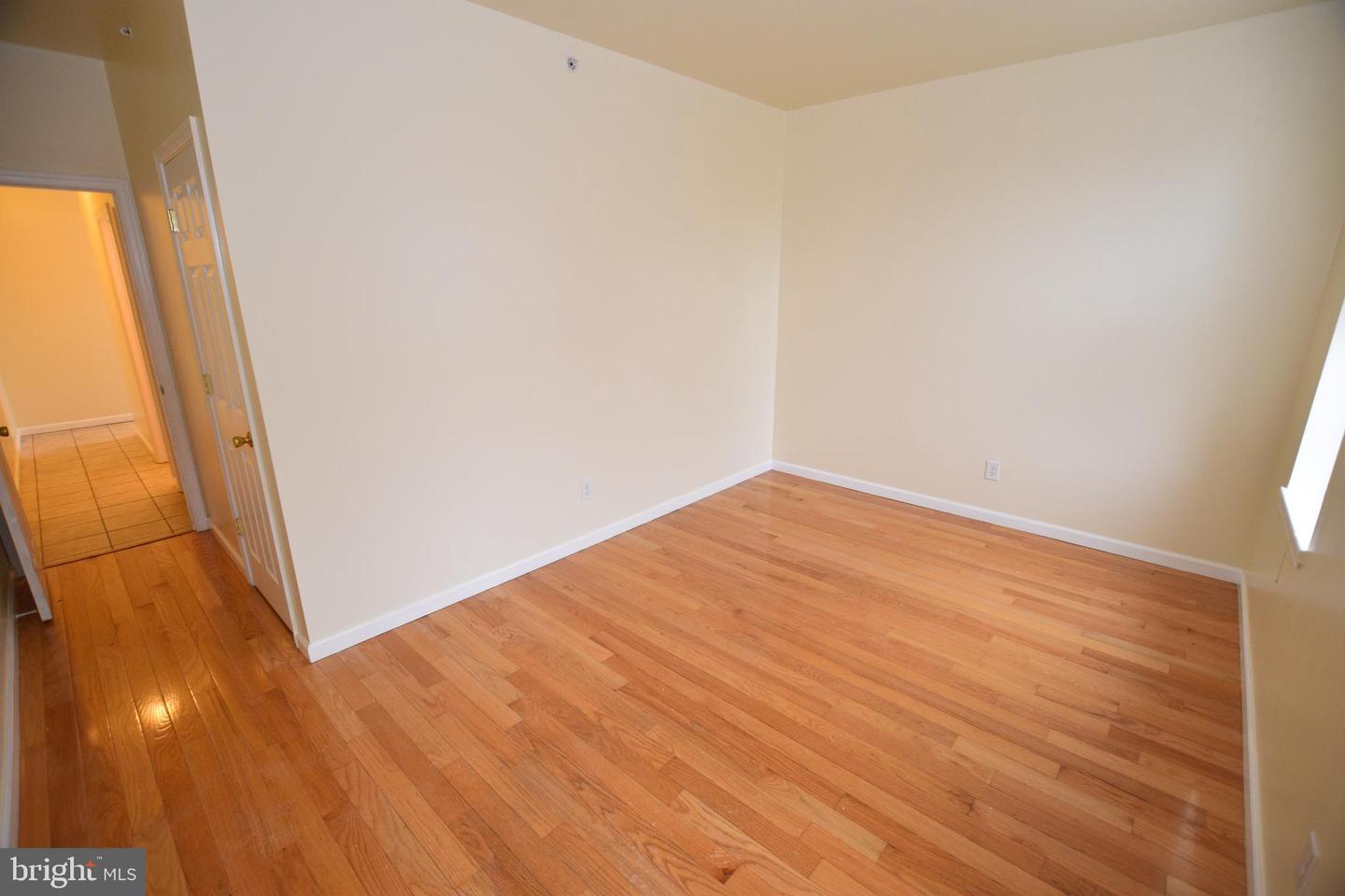 3253 N 16th St Property Photo 5