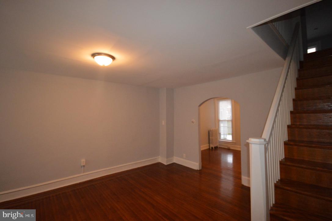 402 E Upsal St Property Photo