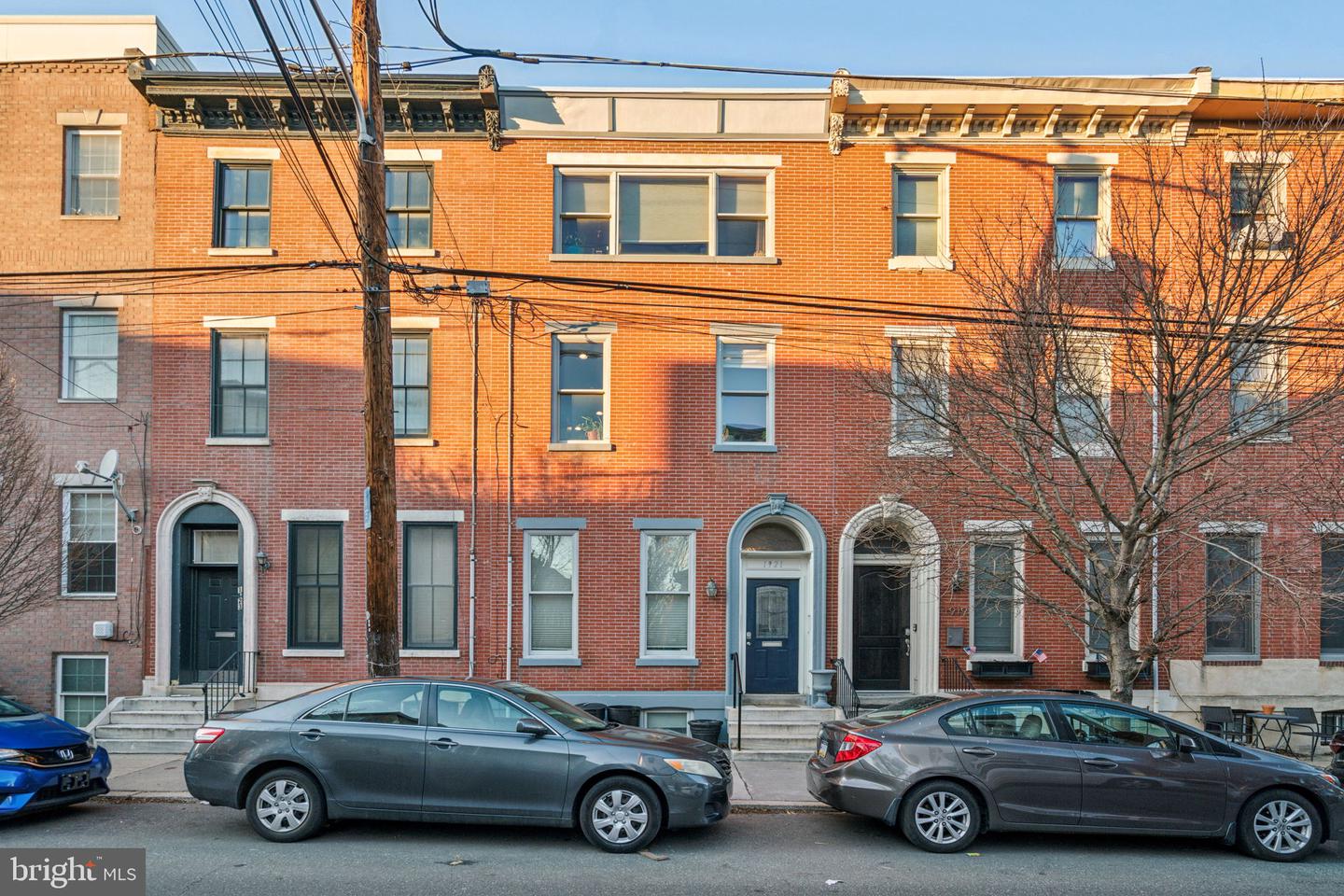 1921 Poplar St Property Photo 1