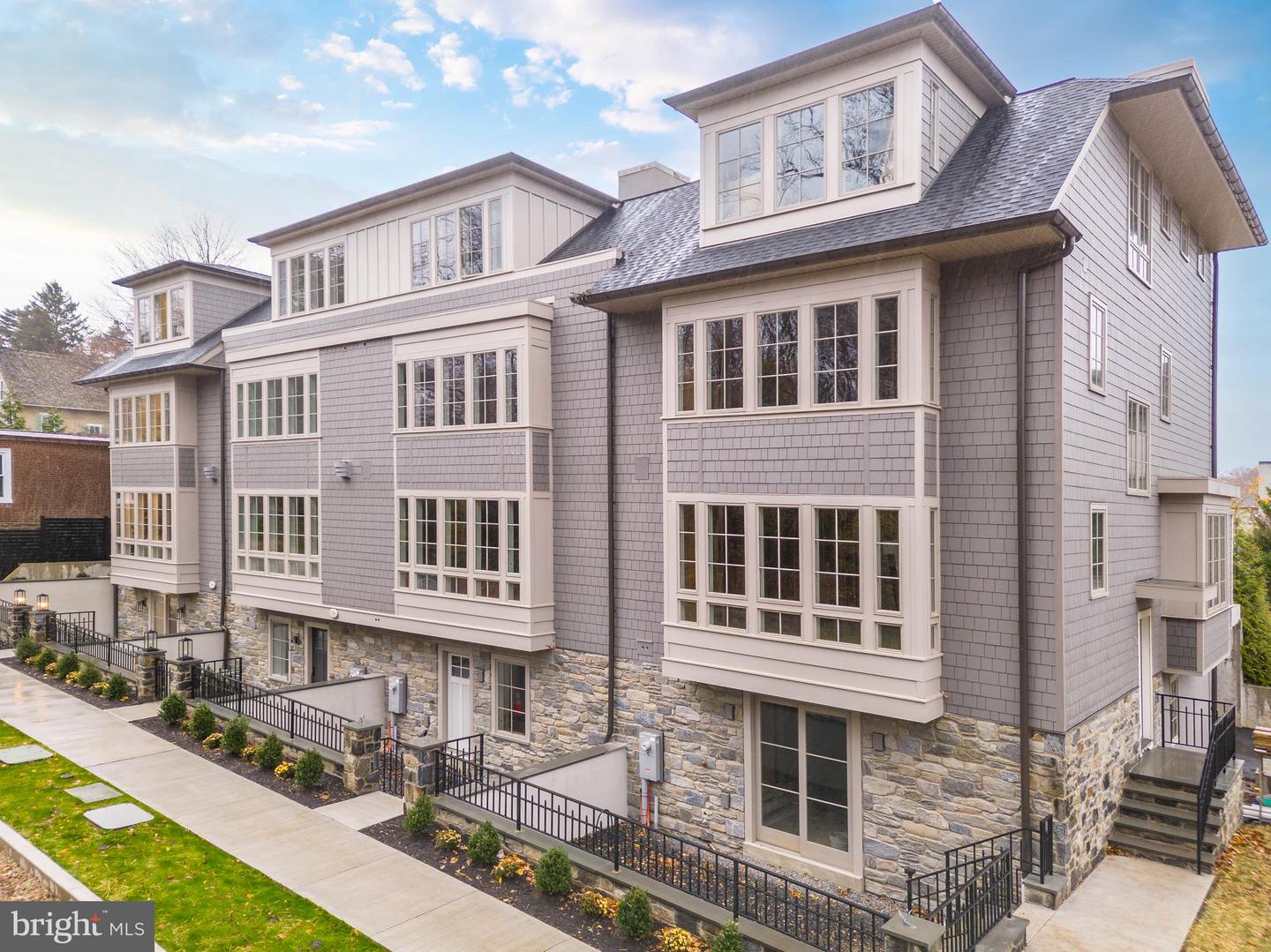 8207 Shawnee St Property Photo 1