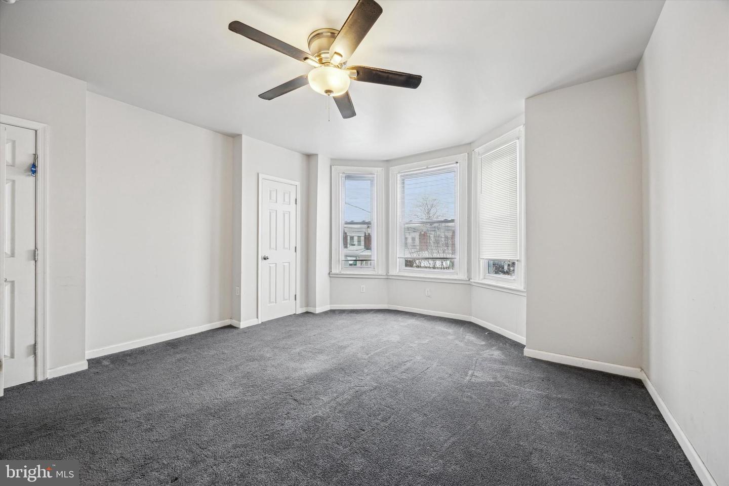 5739 Springfield Ave Property Photo 5