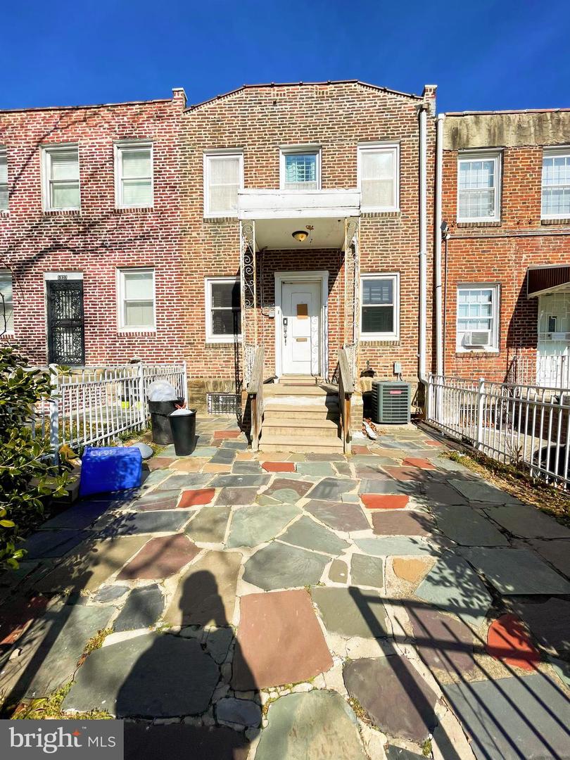 1935 W Chew St Property Photo