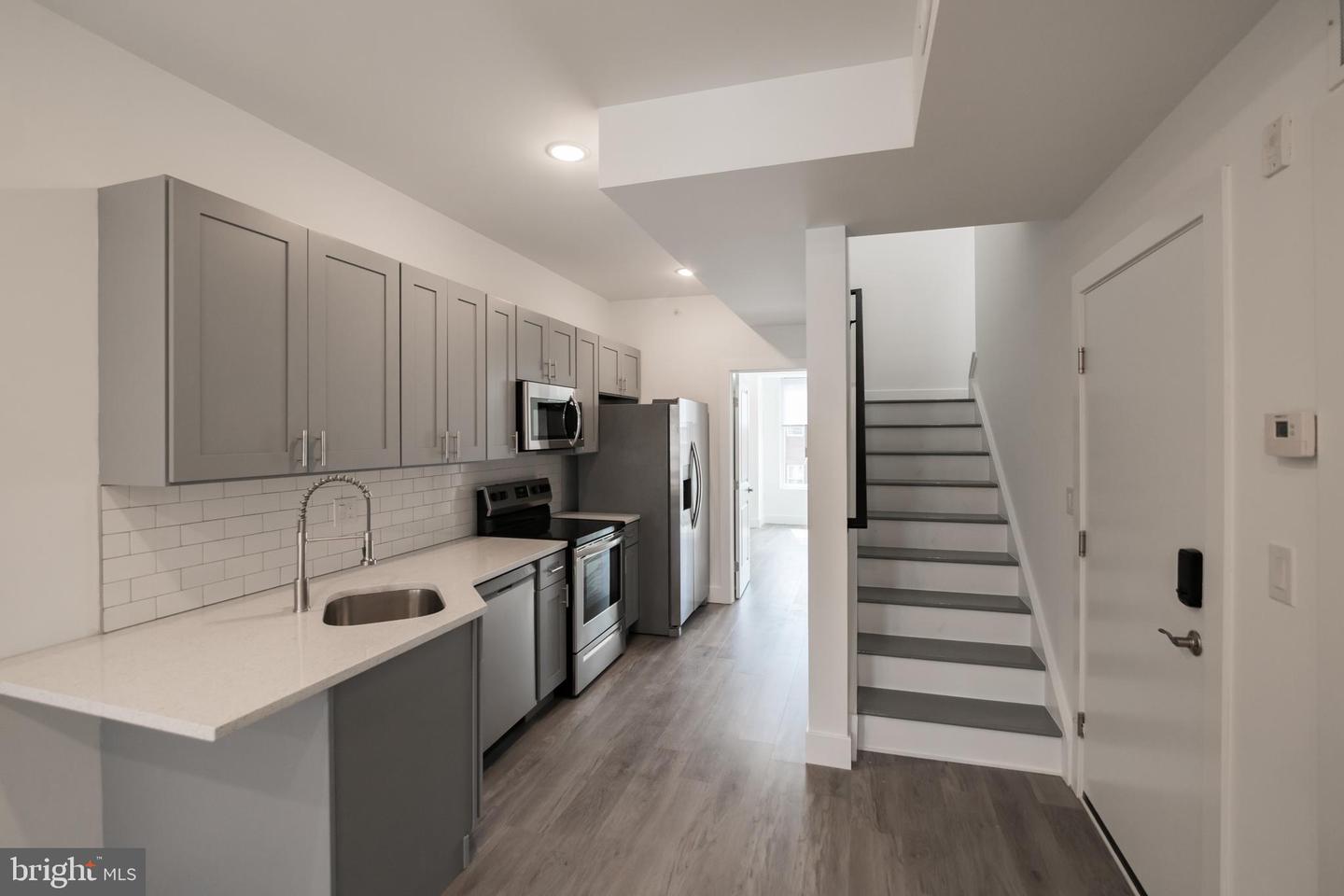 1711 Snyder Ave #unit 2 Property Photo