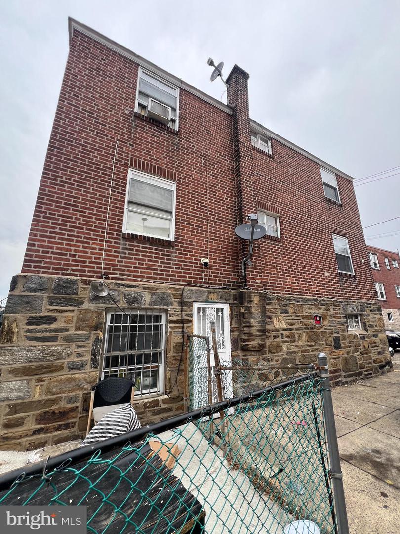 749 LANDIS ST Property Photo 1