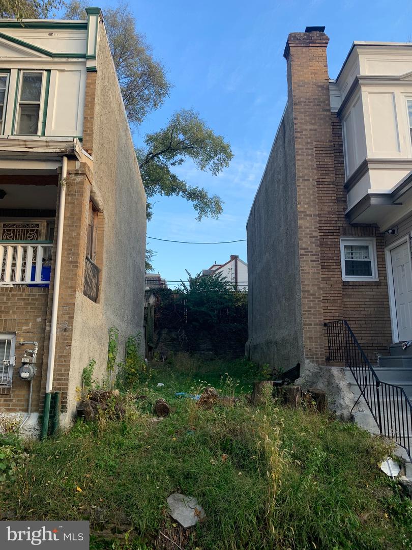 626 E Stafford St Property Photo
