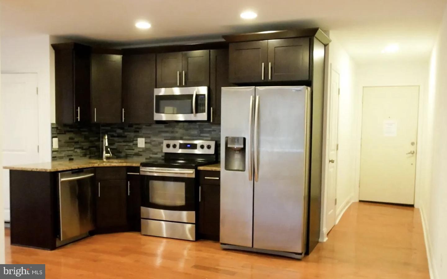 1250 Ridge Ave #4b Property Photo 3