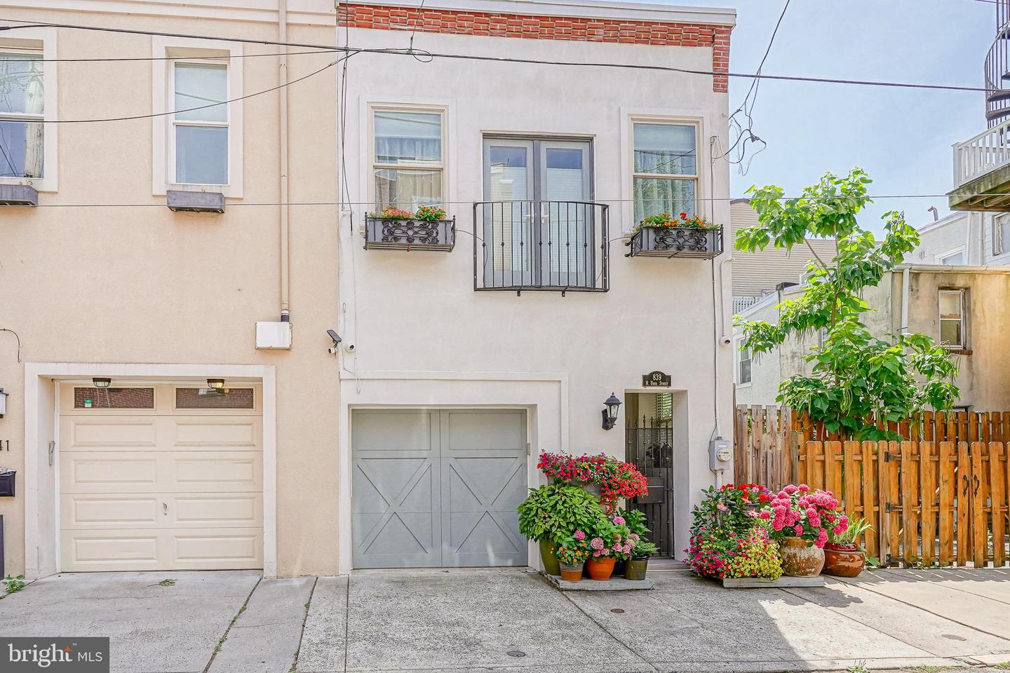 839 N Uber Street Property Photo 1