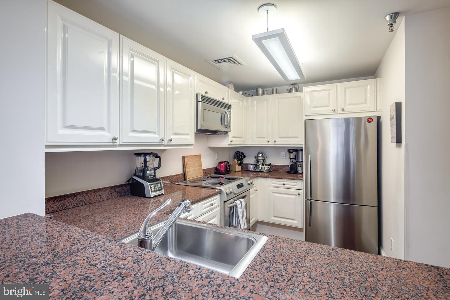 1500 Chestnut St #5c Property Photo 4