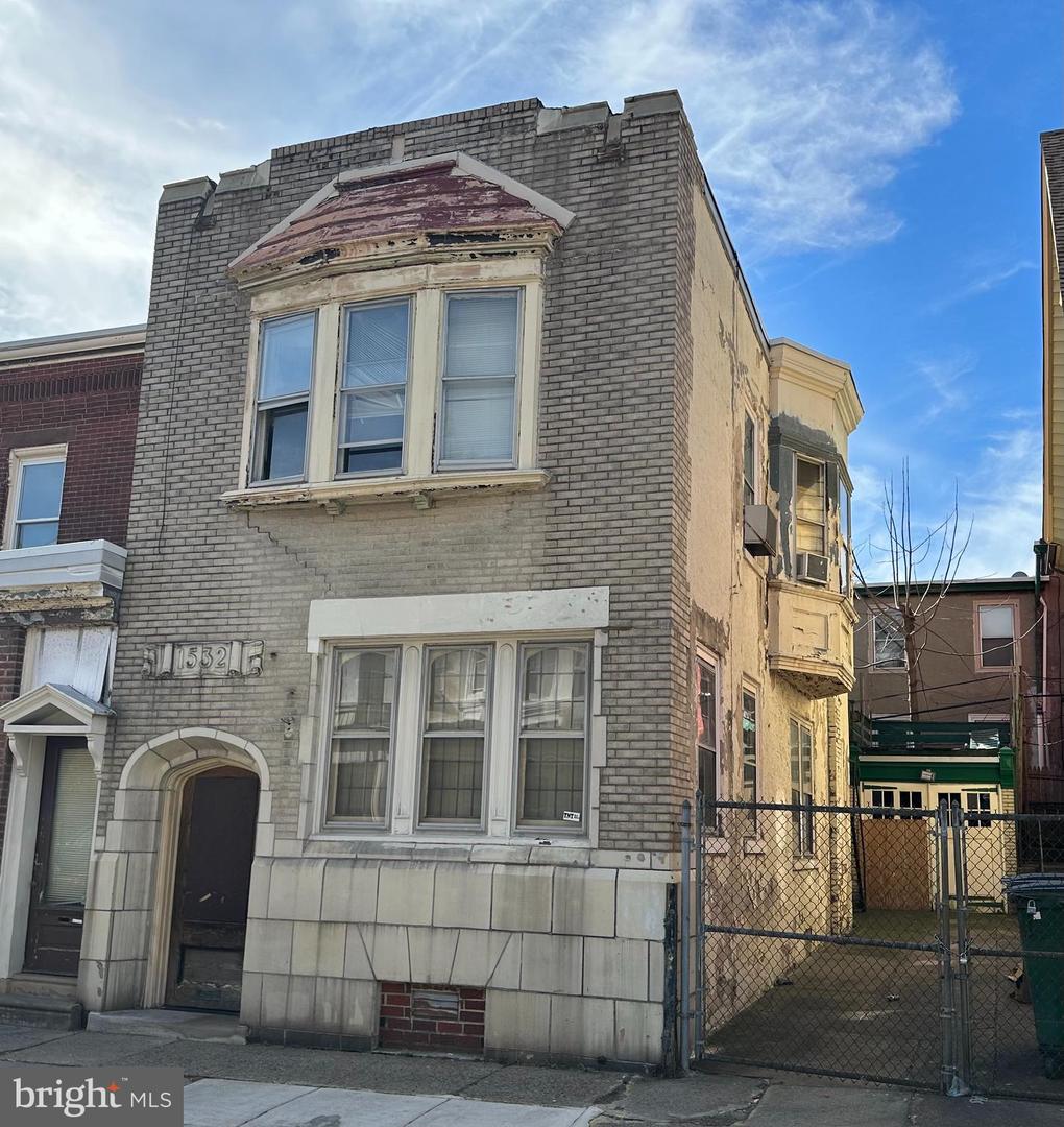 1532 Overington St Property Photo