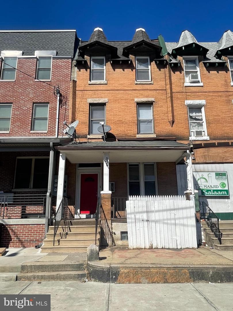 4105 W Girard Ave Property Photo
