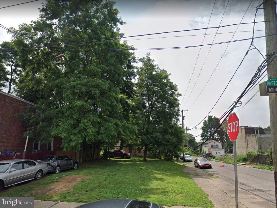 100 E Pastorious St Property Photo 1