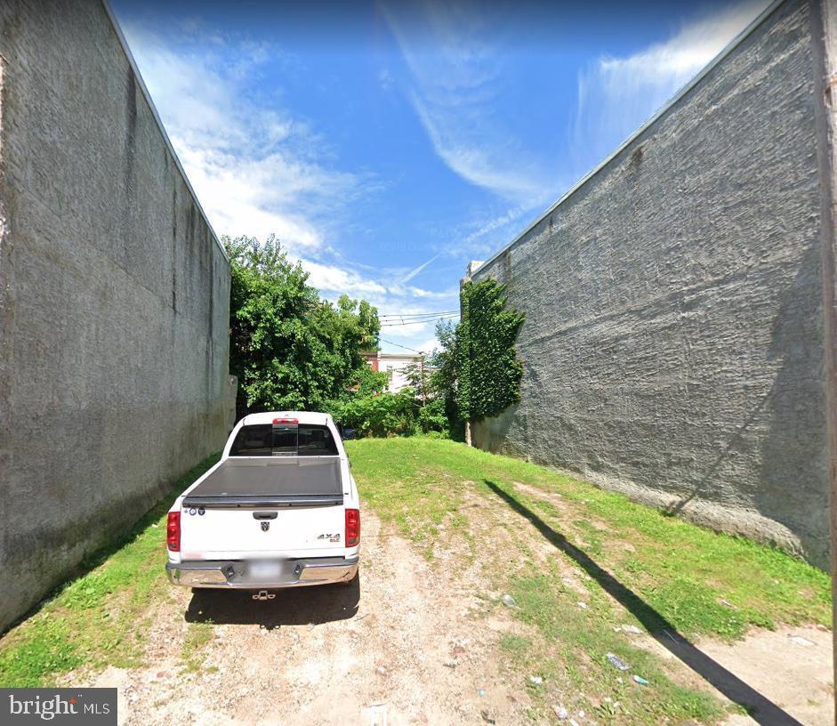 2034 N Stillman St Property Photo 1