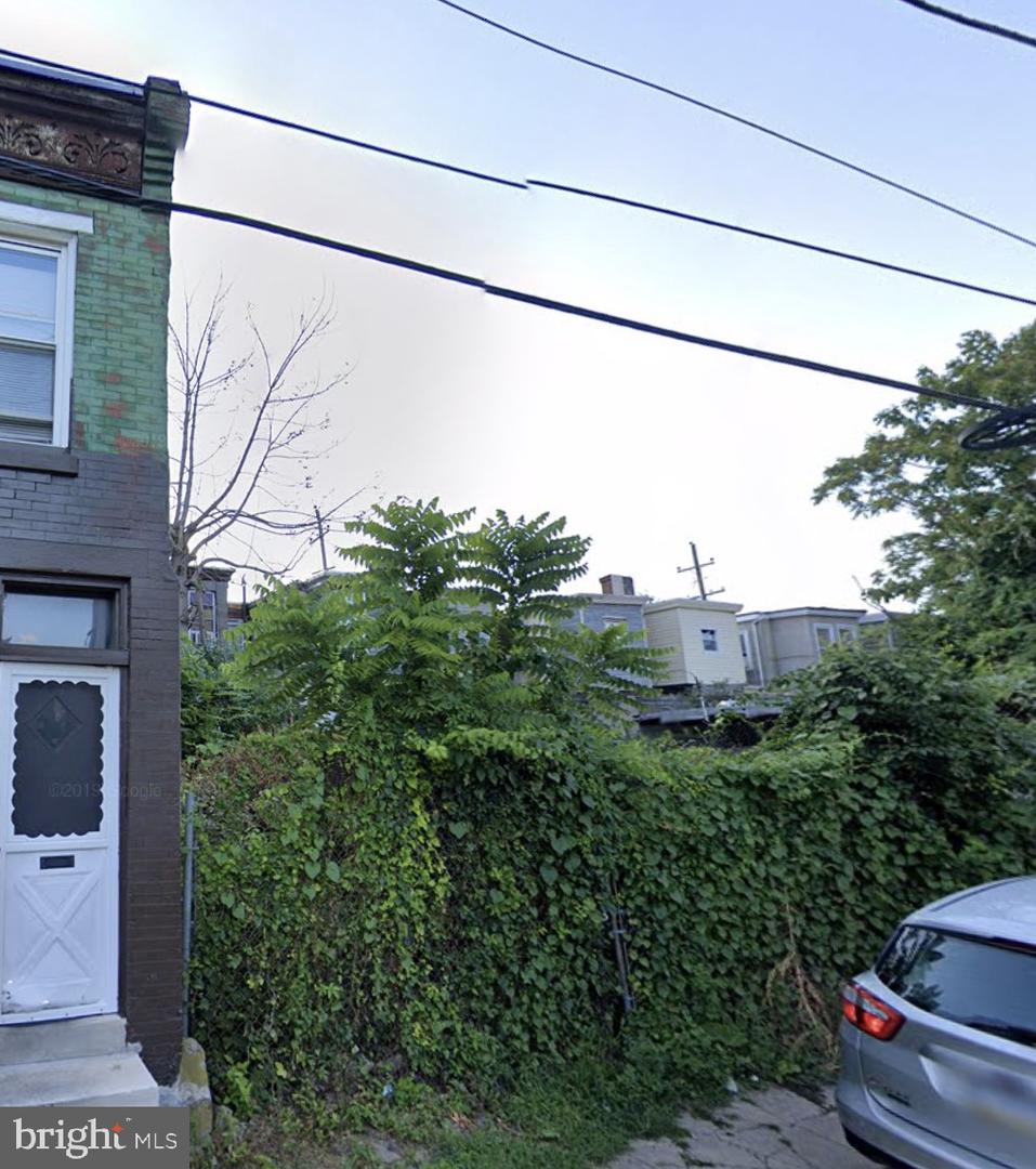 2518 N Leithgow St Property Photo 1