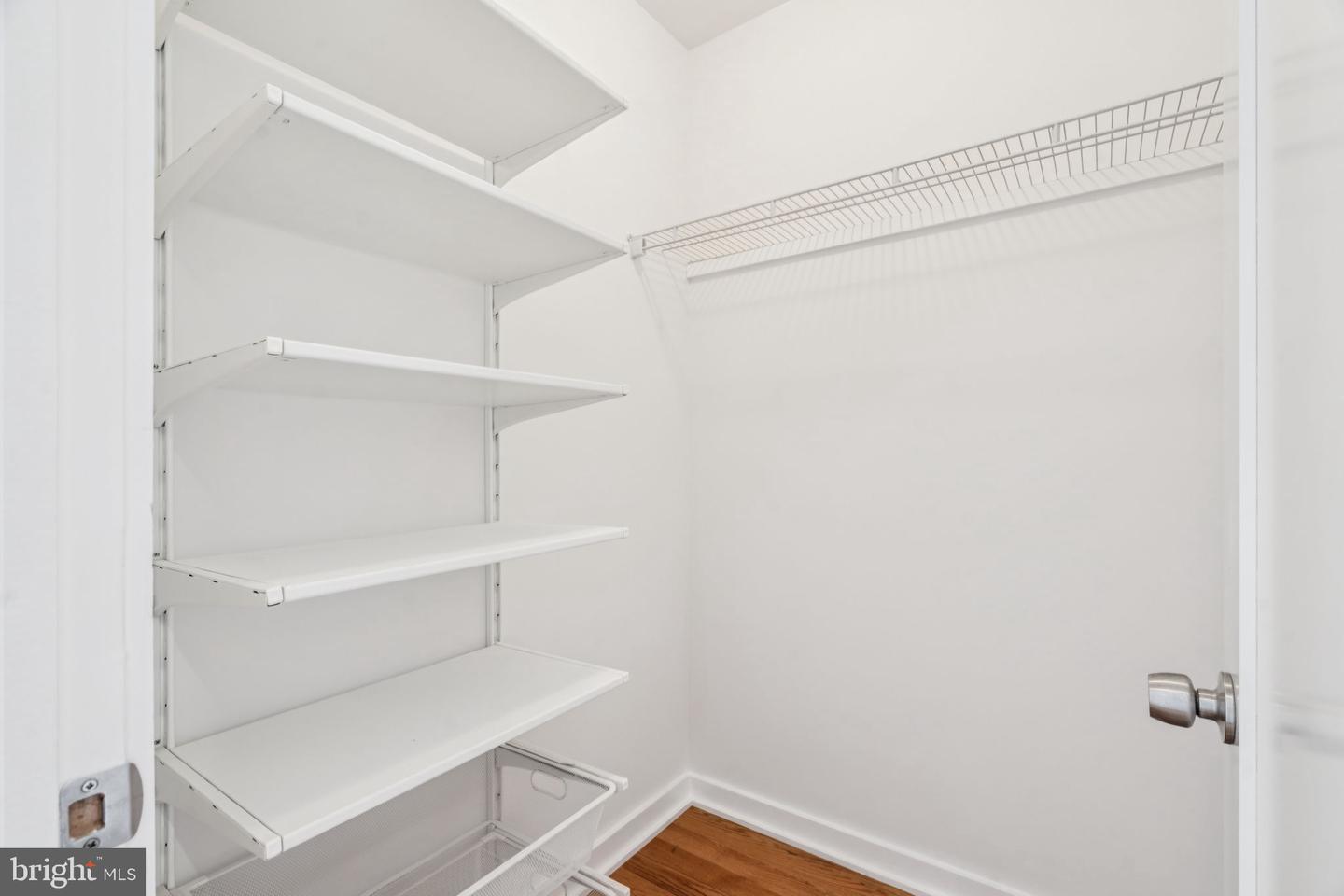 2721 Cambridge St Property Photo 25